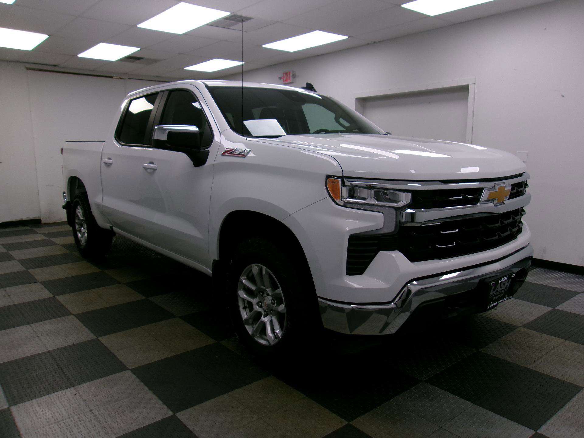 Certified 2024 Chevrolet Silverado 1500 LT w/ Z71 Off-Road Package image 14