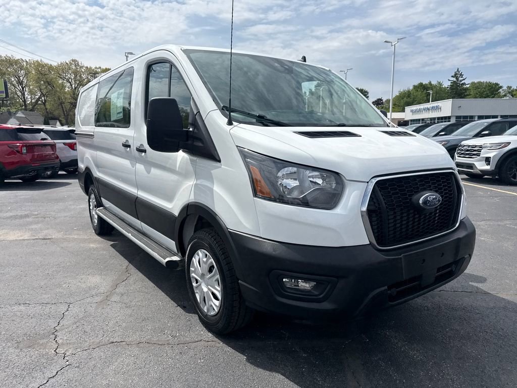 Used 2024 Ford Transit 250 Low Roof w/ Exterior Upgrade Package RWD image 4