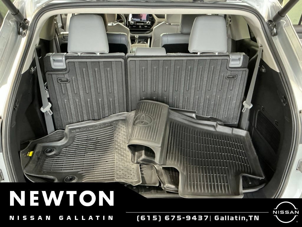 Used 2024 Toyota Highlander XLE AWD/4WD image 24