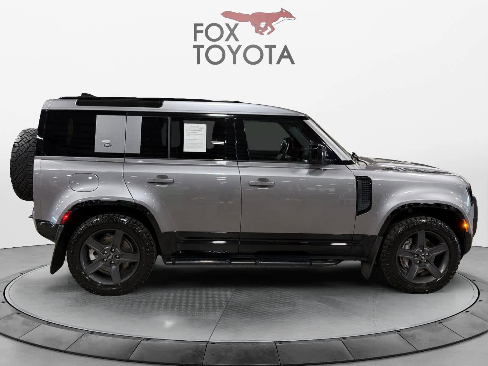 Used 2022 Land Rover Defender 110 X-Dynamic SE AWD/4WD image 7