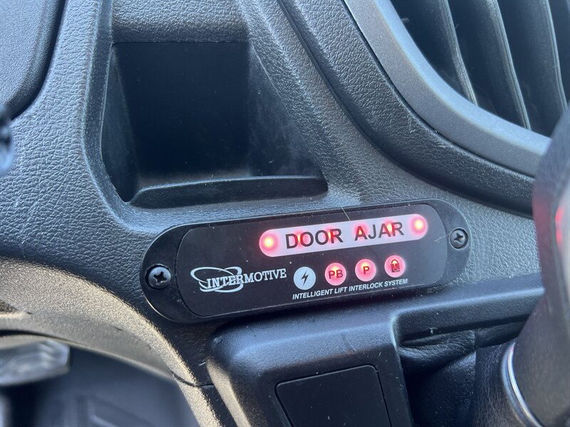 Used 2019 Ford Transit 150 XL RWD image 22