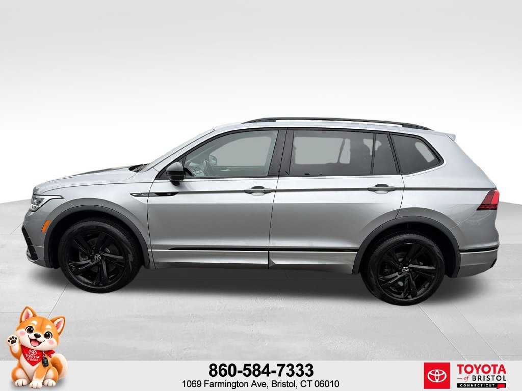 Used 2023 Volkswagen Tiguan SE R-Line AWD/4WD image 3