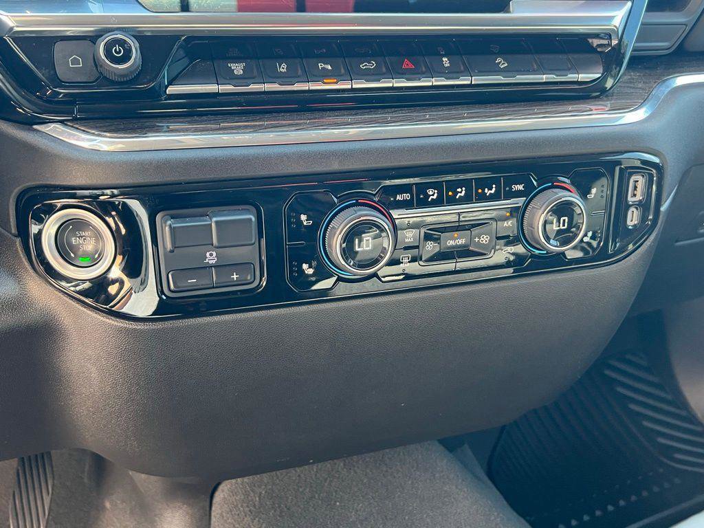 Used 2025 Chevrolet Silverado 3500 LT w/ All Star Edition image 38