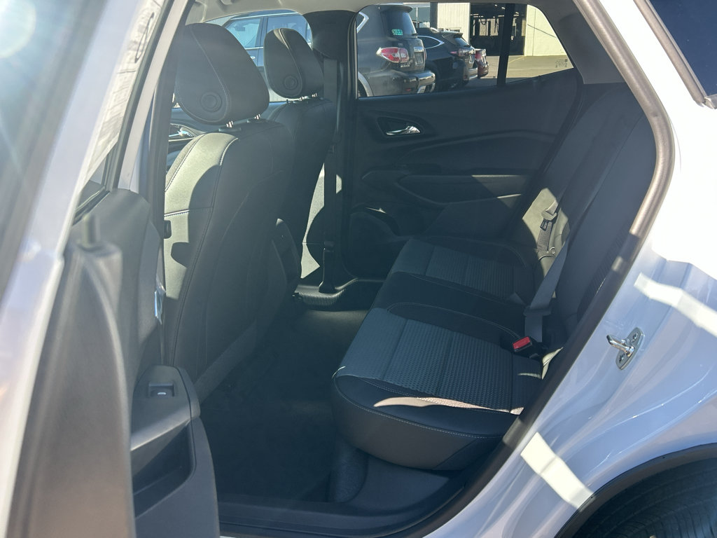 New 2026 Chevrolet Trax LT w/ Sunroof Package FWD image 31