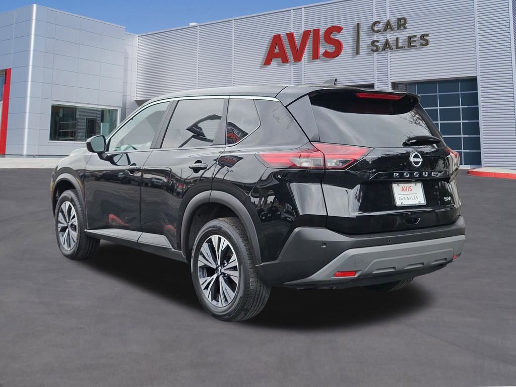 Used 2023 Nissan Rogue SV image 3
