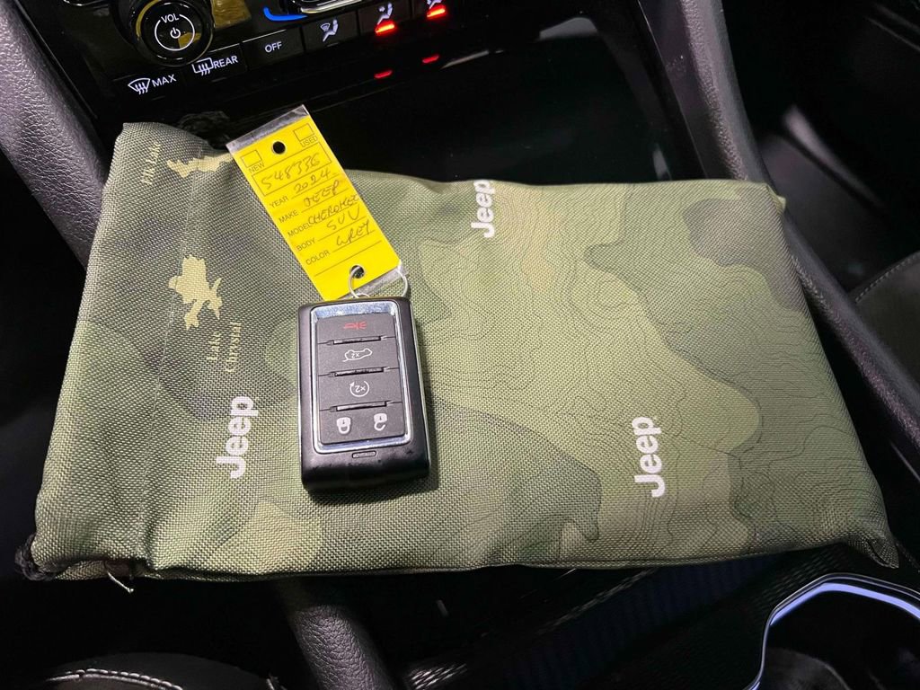 Used 2024 Jeep Grand Cherokee L Altitude image 37