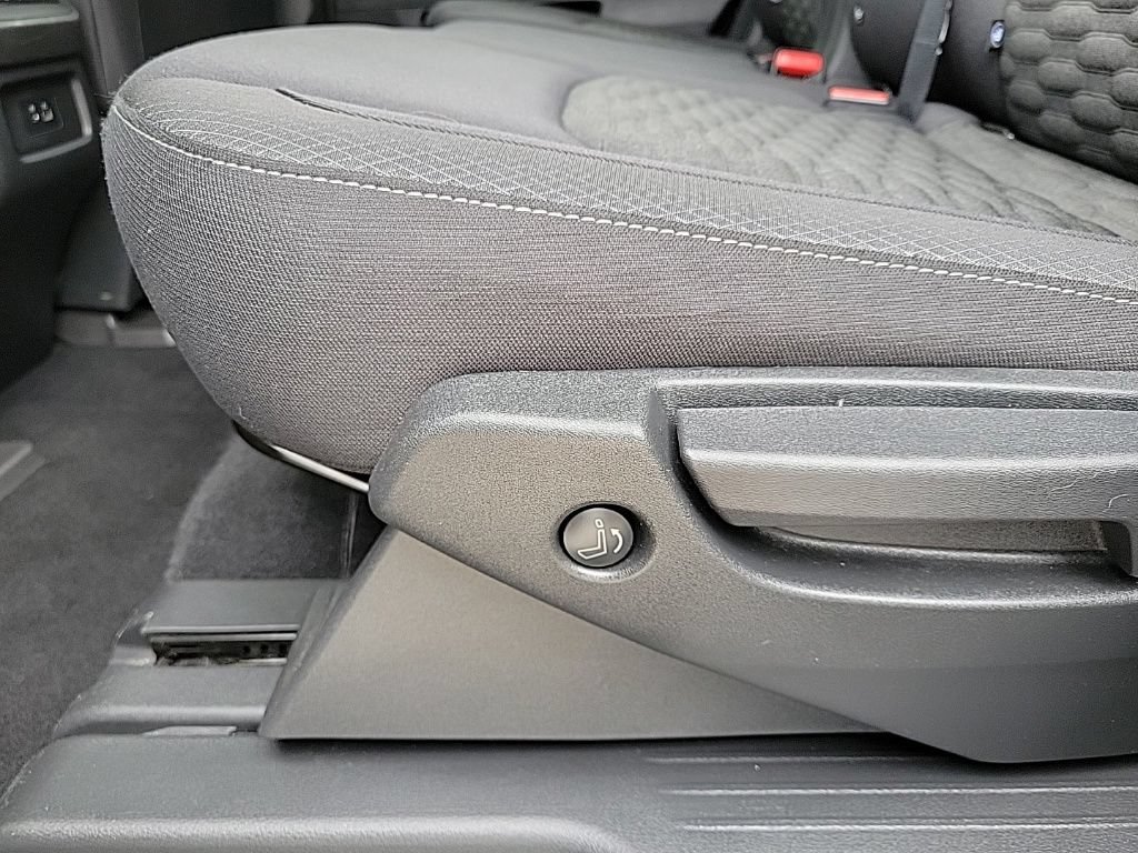 Used 2022 Nissan Pathfinder SV AWD/4WD image 13