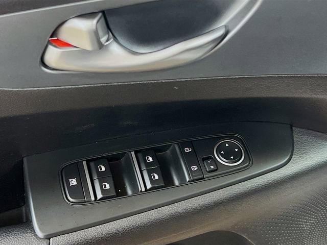 Certified 2021 Kia Forte LXS image 17