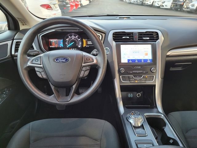 Used 2020 Ford Fusion SE image 7