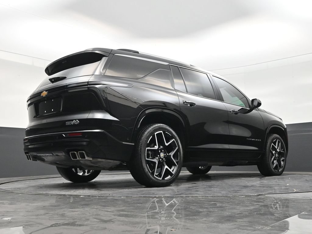 Used 2025 Chevrolet Traverse High Country FWD image 24