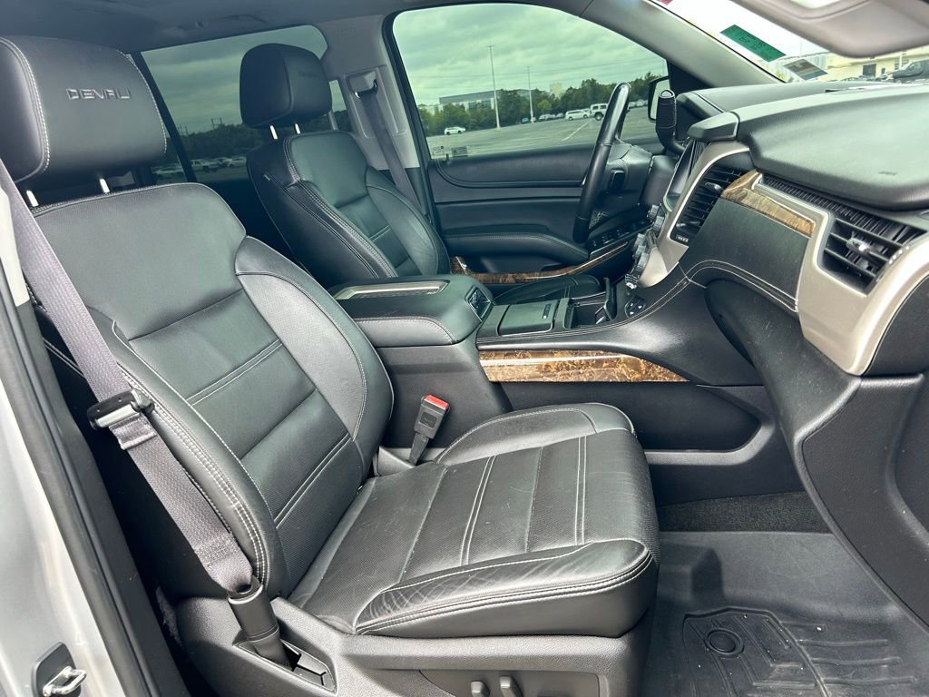 Used 2016 GMC Yukon XL Denali w/ Open Road Package AWD/4WD image 11