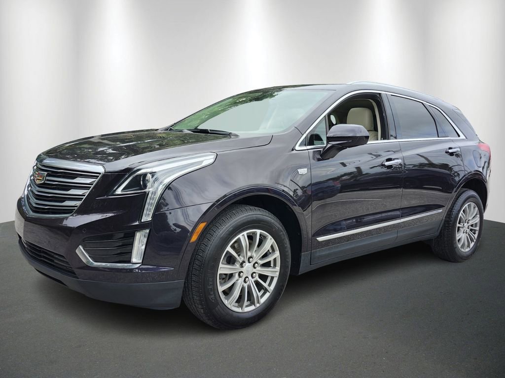 Used 2018 Cadillac XT5 Luxury w/ Driver Awareness Package image 3
