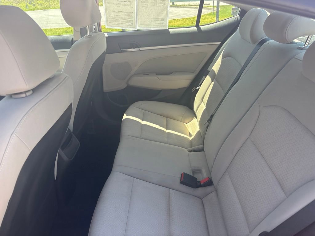 Used 2017 Hyundai Elantra SE FWD image 29