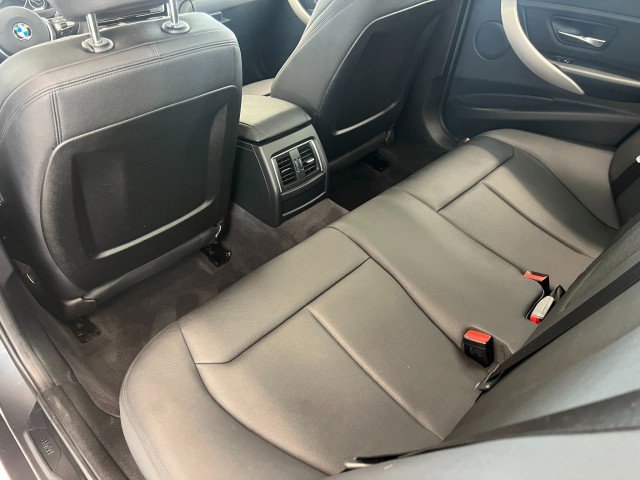 Used 2016 BMW 320i xDrive Sedan AWD/4WD image 35
