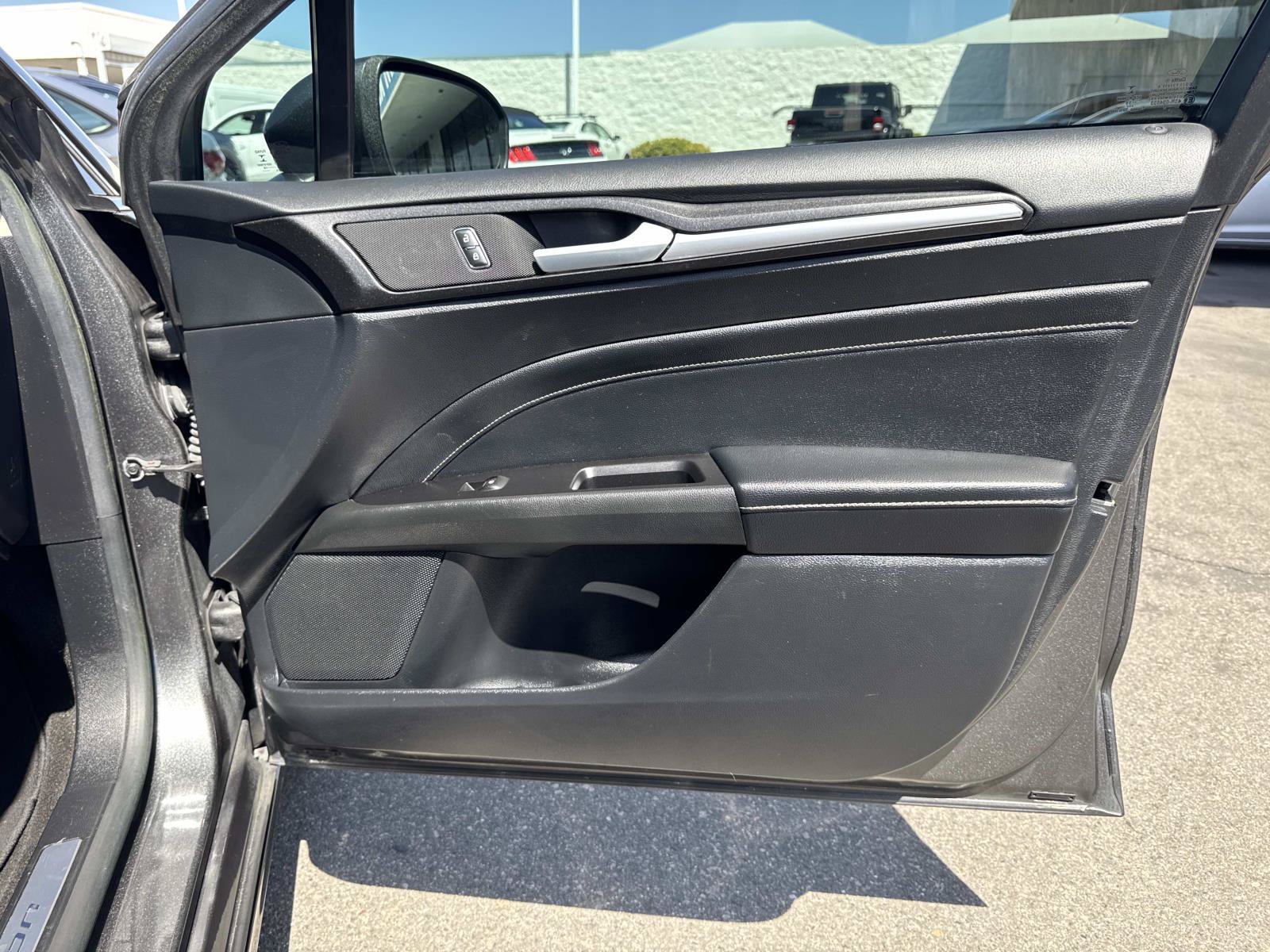 Used 2019 Ford Fusion Energi Titanium FWD image 35