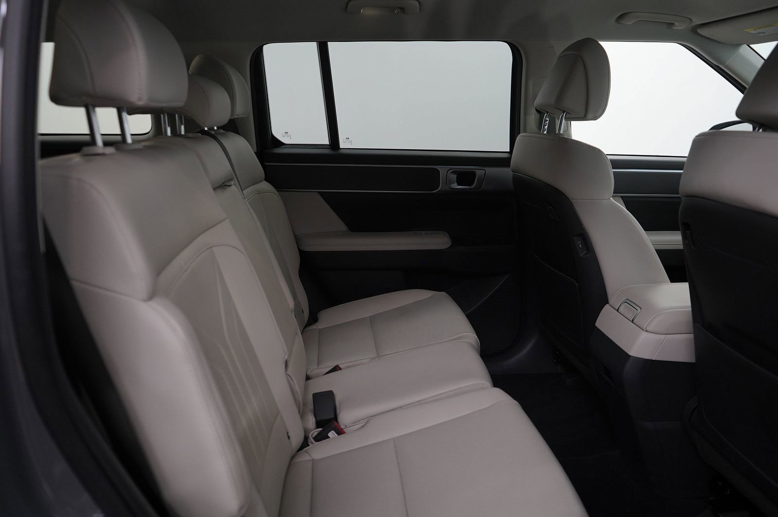 Used 2025 Hyundai Santa Fe SEL image 13