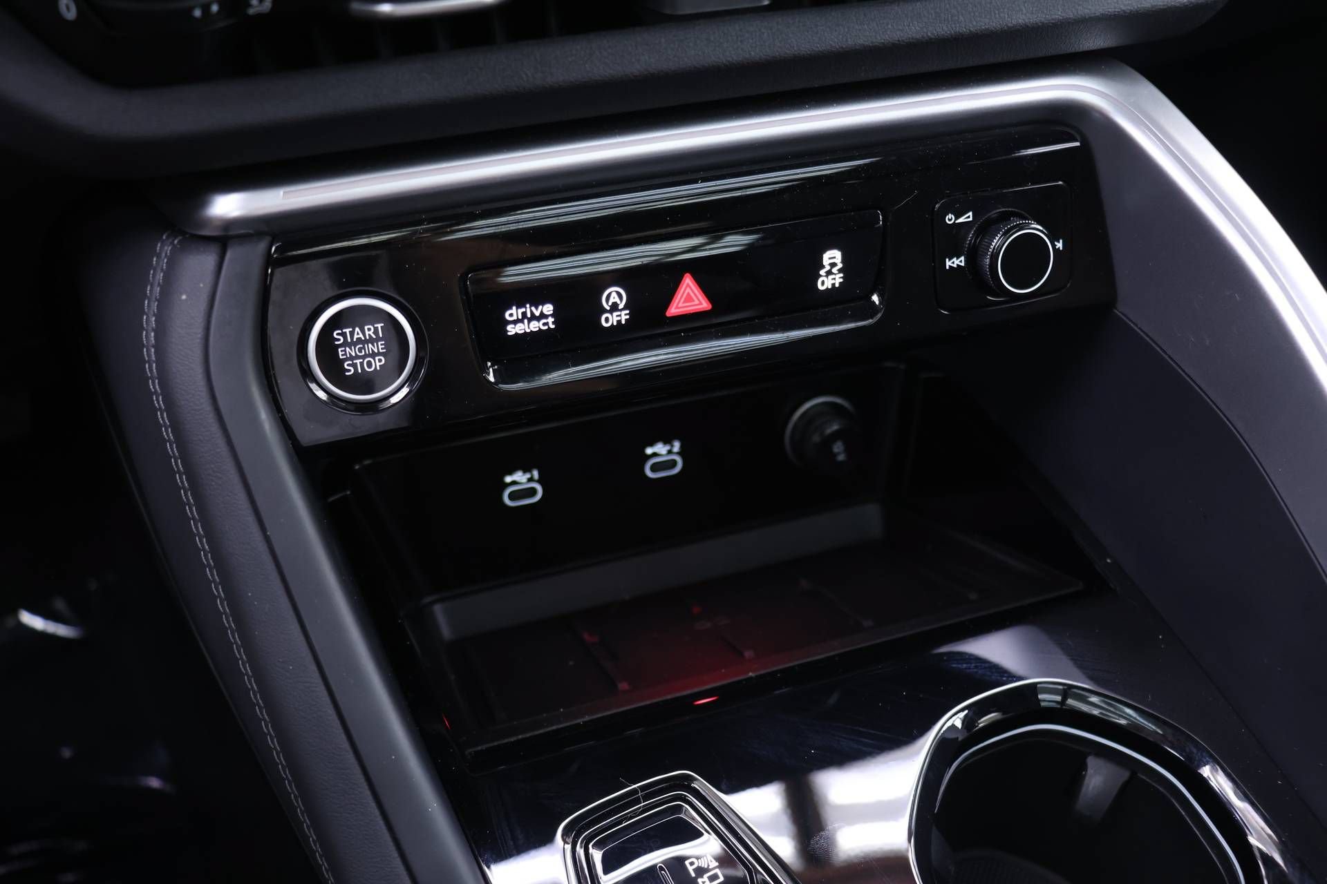 Certified 2025 Audi Q5 Premium w/ Convenience Package AWD/4WD image 9