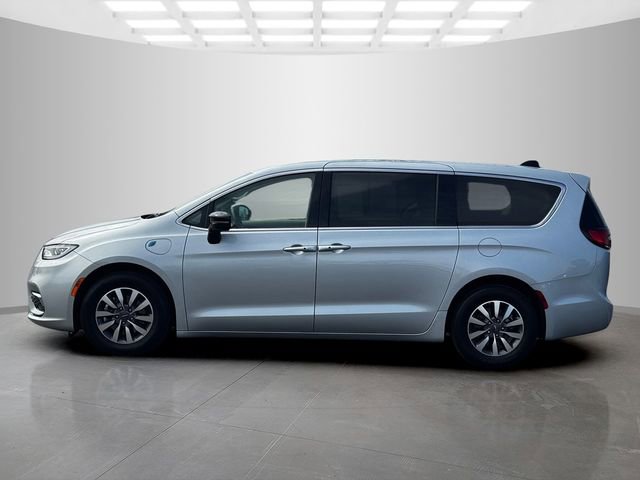 Certified 2024 Chrysler Pacifica Select image 4