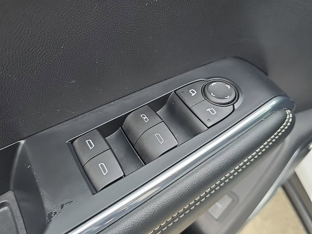 Used 2024 GMC Acadia Elevation image 23