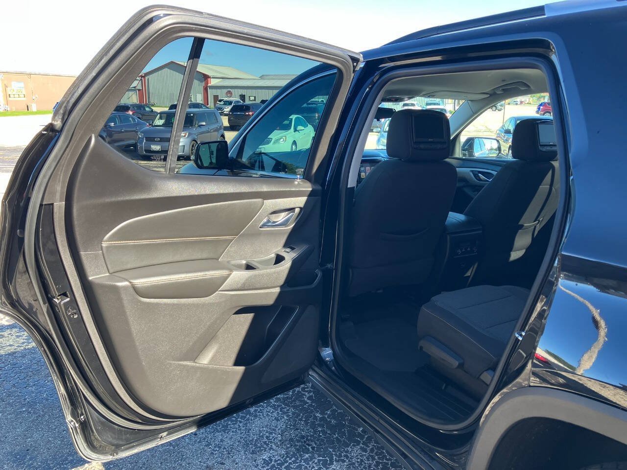 Used 2018 Chevrolet Traverse LT AWD/4WD image 11
