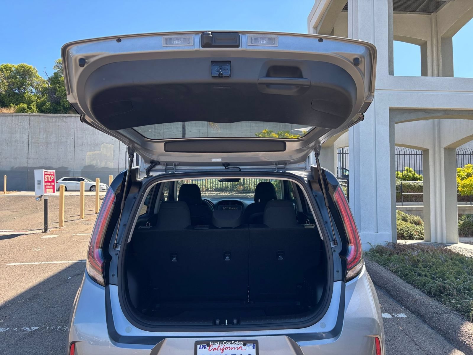 Used 2025 Kia Soul LX w/ LX Technology Package FWD image 29