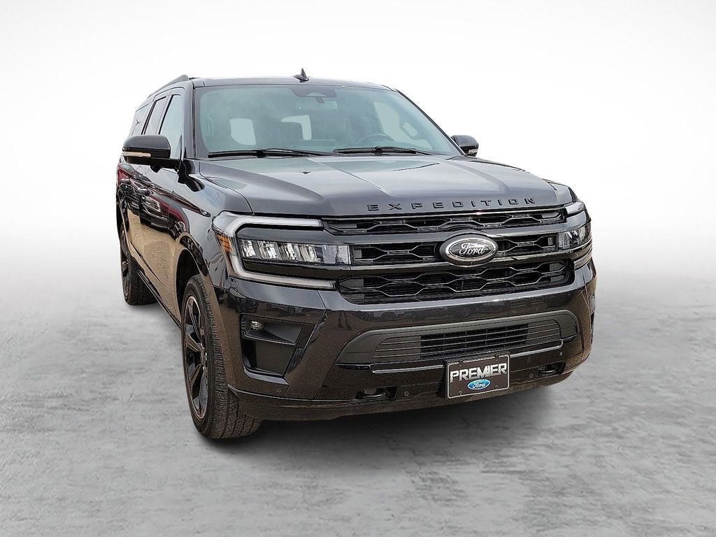 Used 2024 Ford Expedition Max Limited AWD/4WD image 2