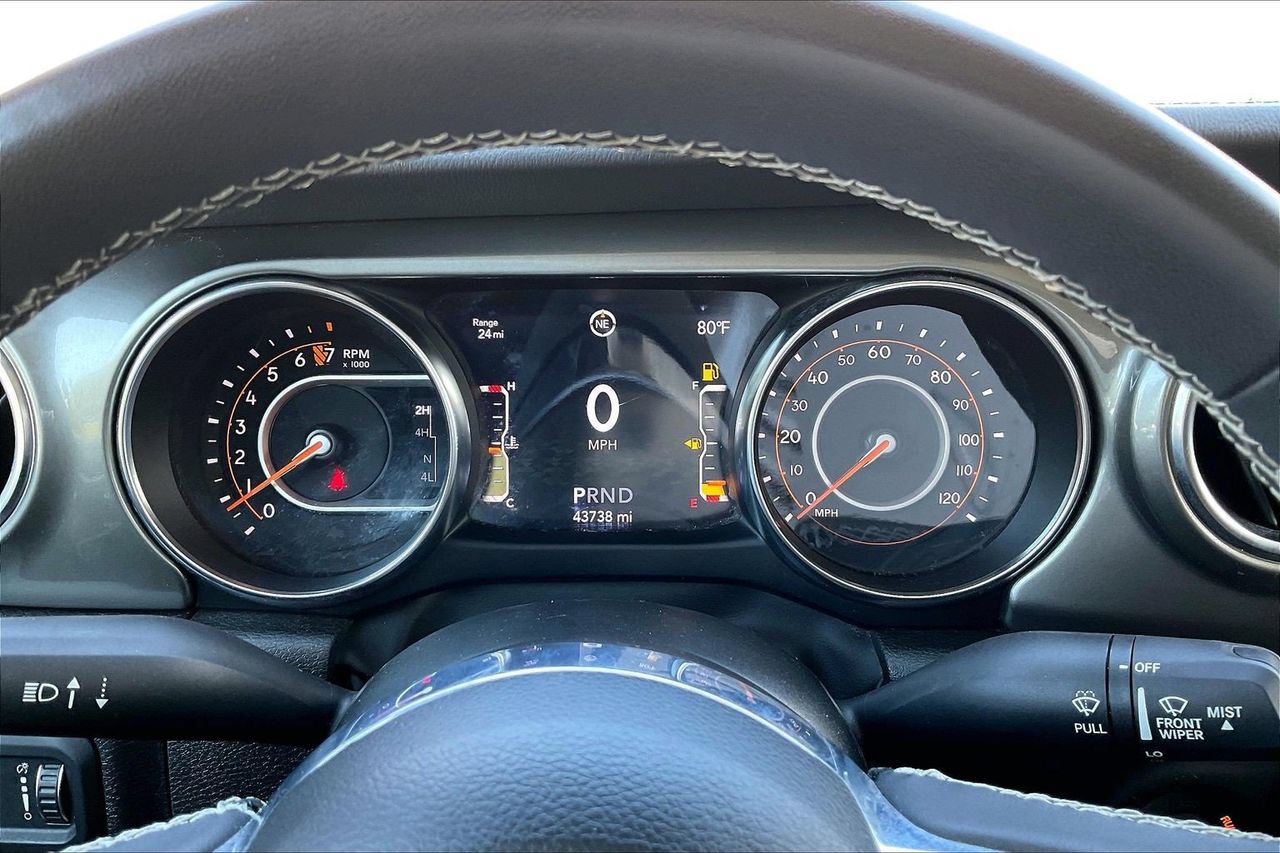 Used 2023 Jeep Gladiator Overland AWD/4WD image 10