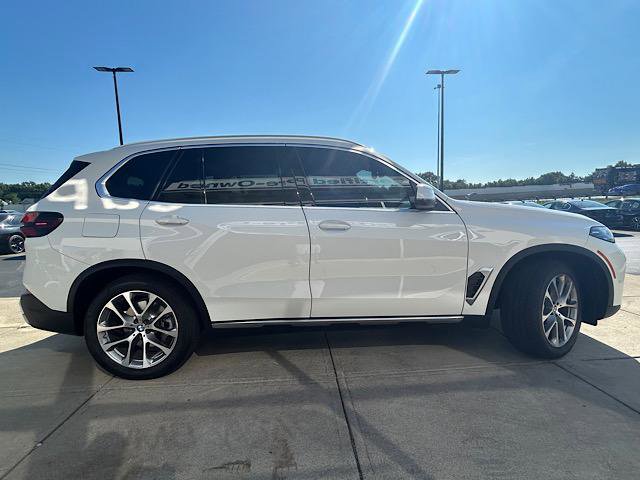 Certified 2024 BMW X5 xDrive40i w/ Premium Package image 17