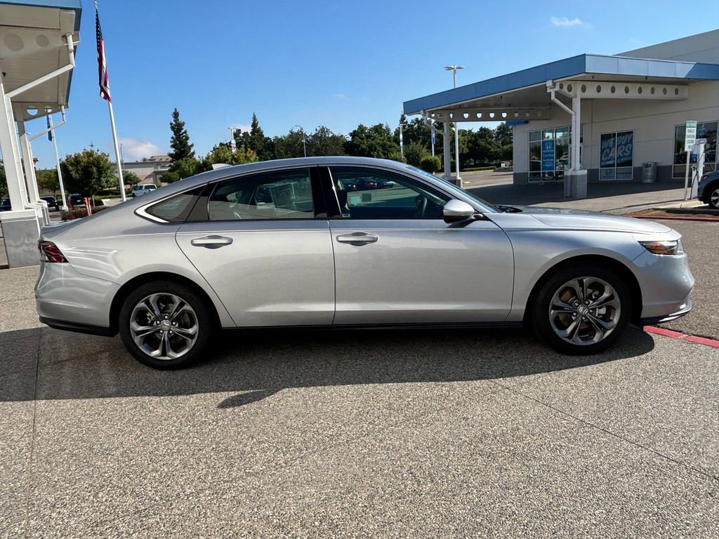 Used 2023 Honda Accord EX image 4