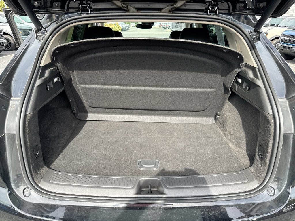 Used 2022 Buick Envision Essence w/ Sport Touring Package FWD image 23