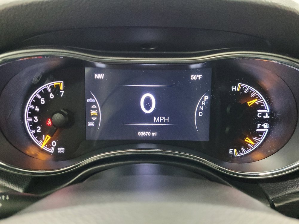 Used 2019 Jeep Grand Cherokee Laredo image 23