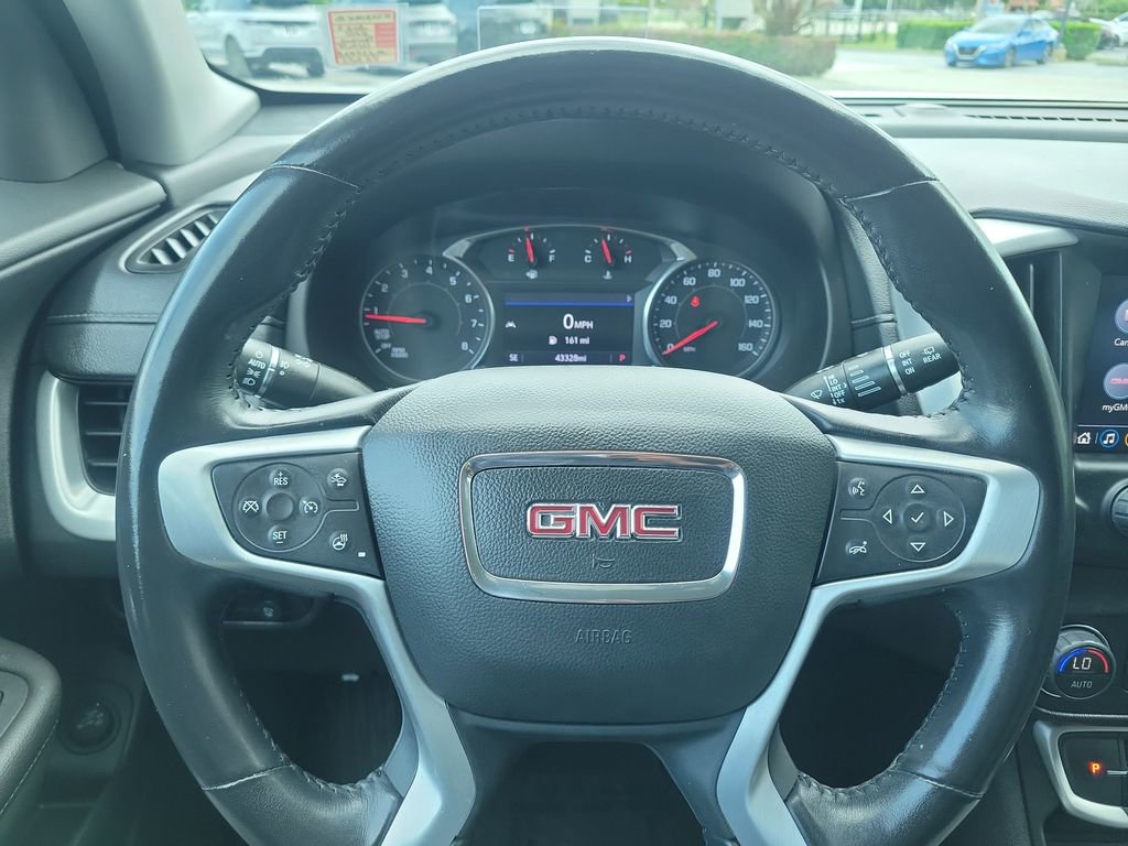 Used 2022 GMC Terrain SLT w/ Tech Package FWD image 28