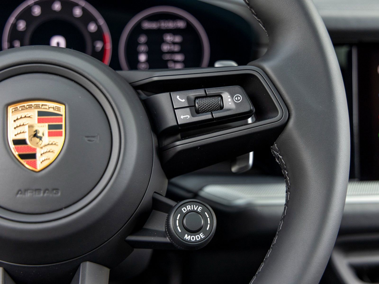 New 2026 Porsche Cayenne Coupe image 32