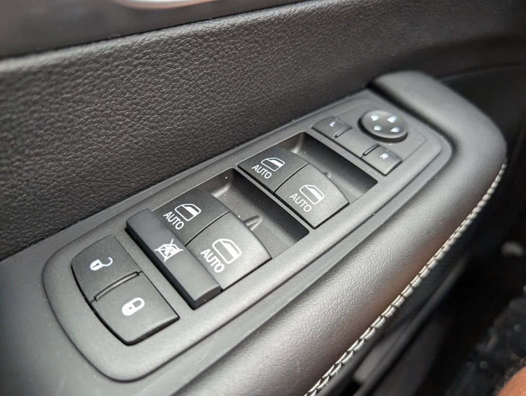 New 2026 Chrysler Pacifica Select image 33