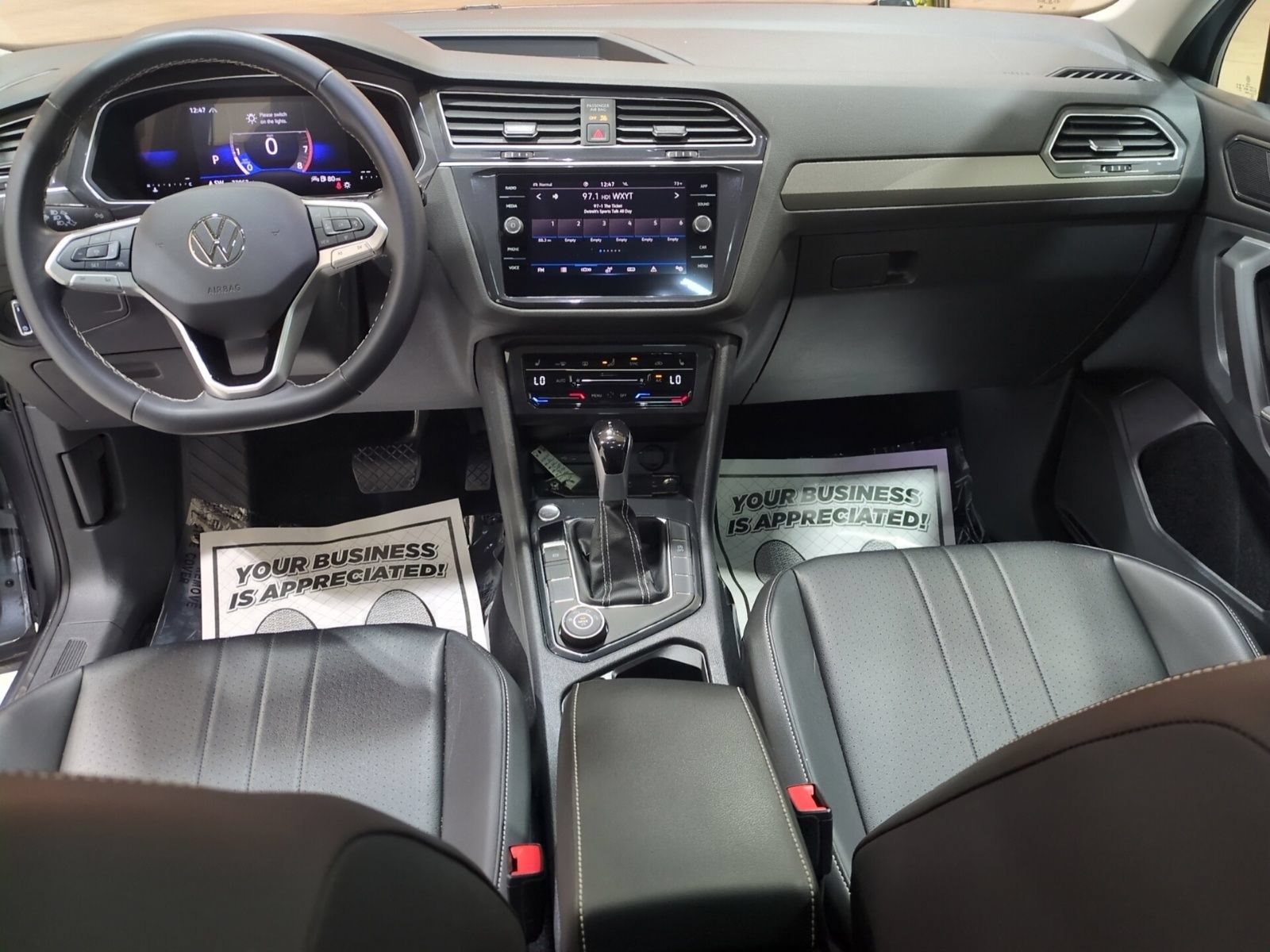 Used 2024 Volkswagen Tiguan SE w/ Panoramic Sunroof Package AWD/4WD image 15