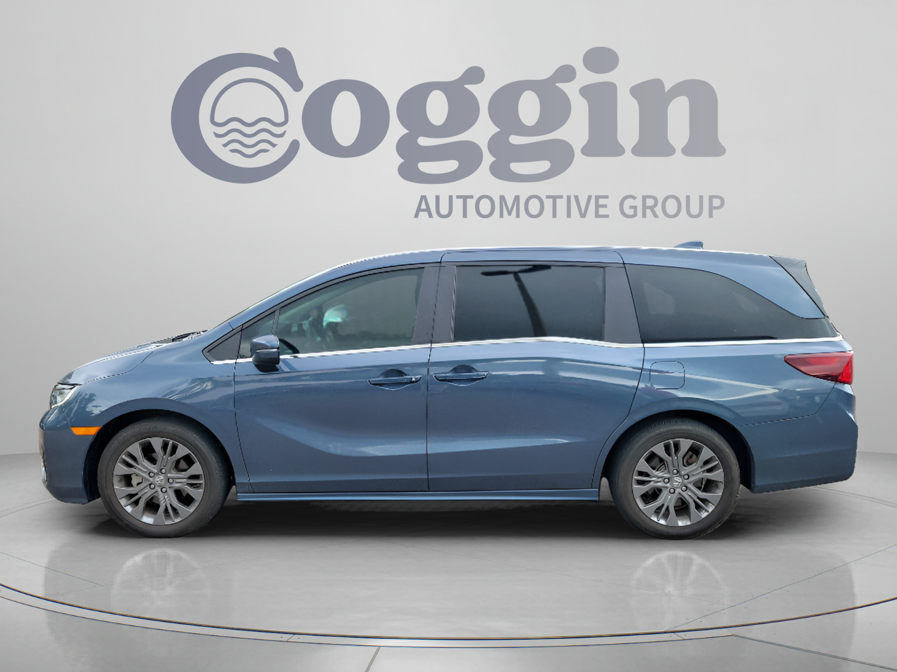Certified 2025 Honda Odyssey Touring image 2
