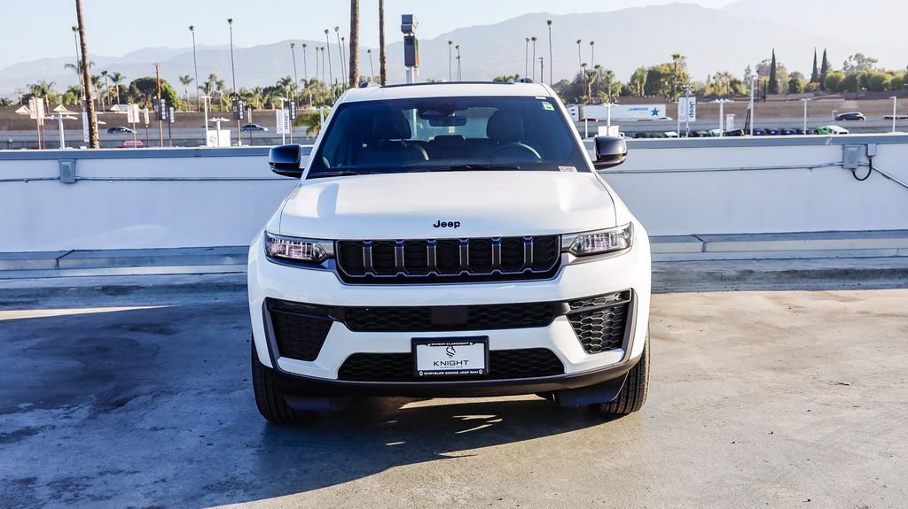New 2026 Jeep Grand Cherokee Altitude AWD/4WD image 3