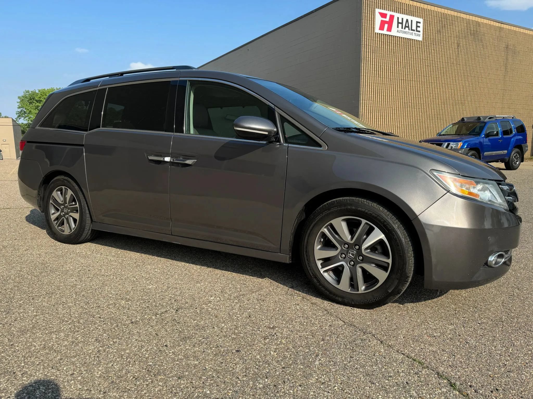 Used 2014 Honda Odyssey Touring image 11