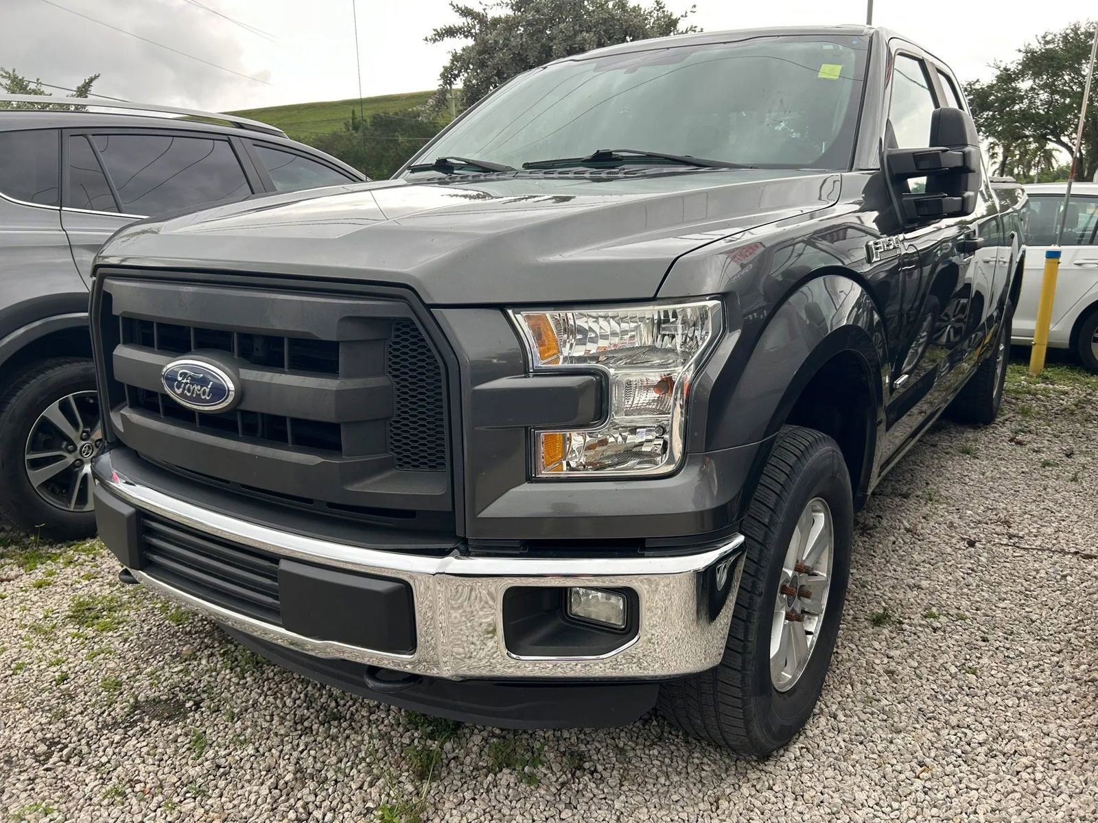 Used 2015 Ford F150 XL w/ Equipment Group 101A Mid AWD/4WD image 1