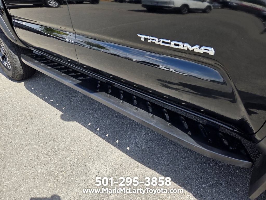Used 2023 Toyota Tacoma TRD Off-Road w/ Technology Package AWD/4WD image 19