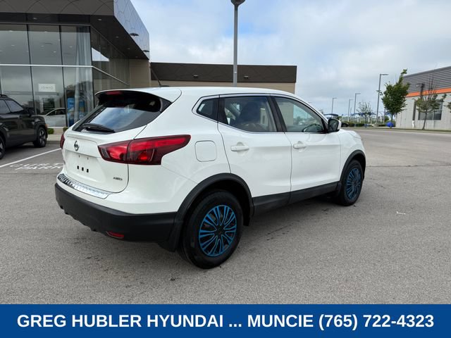 Used 2017 Nissan Rogue Sport S AWD/4WD image 3