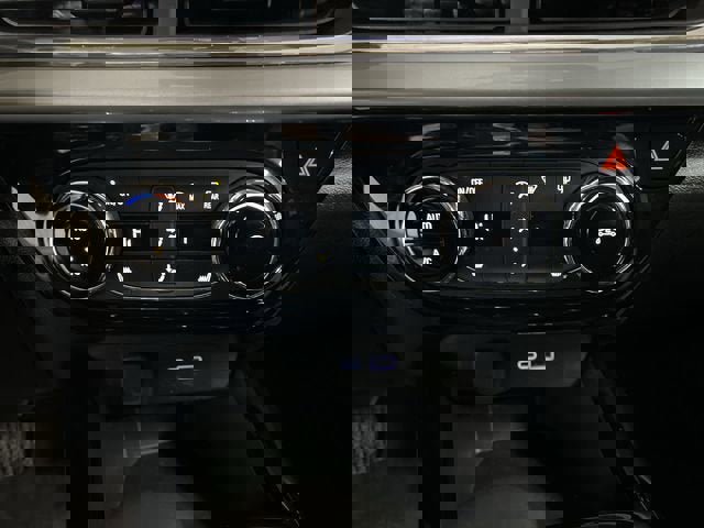 Certified 2025 Chevrolet Trax LT w/ LT Convenience Package image 17