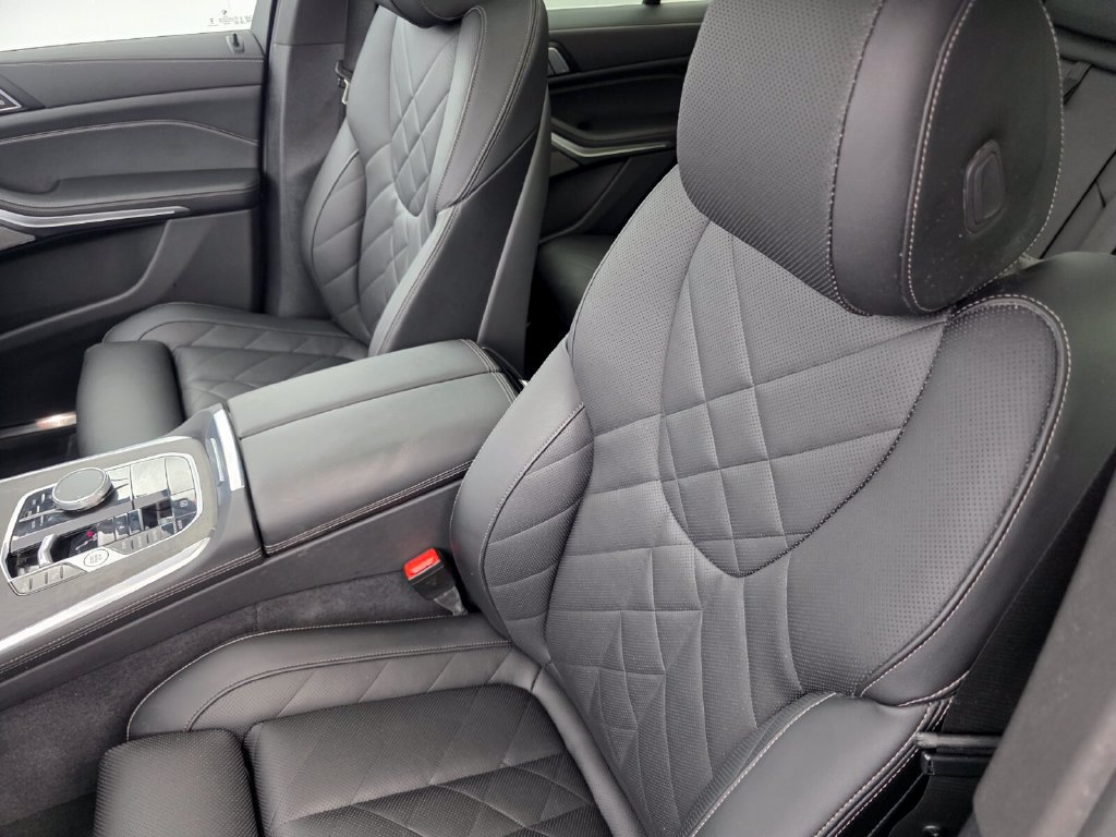 Certified 2025 BMW X5 sDrive40i w/ Premium Package RWD image 11