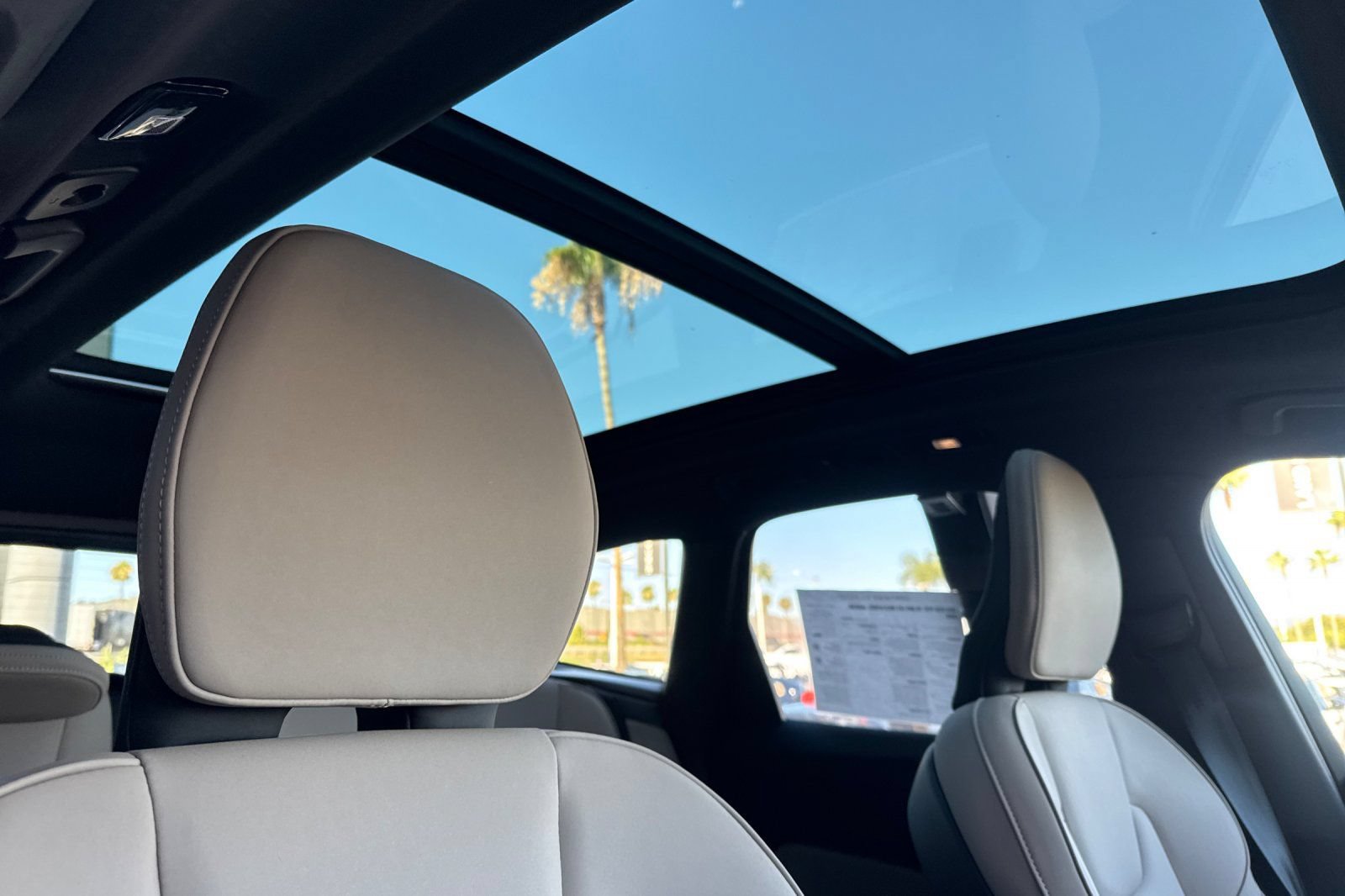 Certified 2026 Volvo XC60 B5 Plus w/ Protection Package Premier AWD/4WD image 18