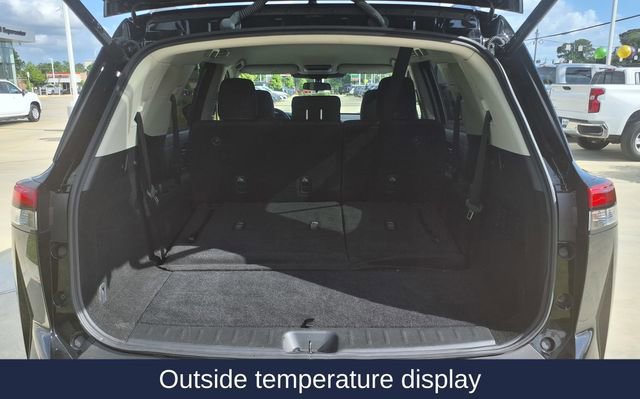 Used 2025 Nissan Pathfinder SV image 13