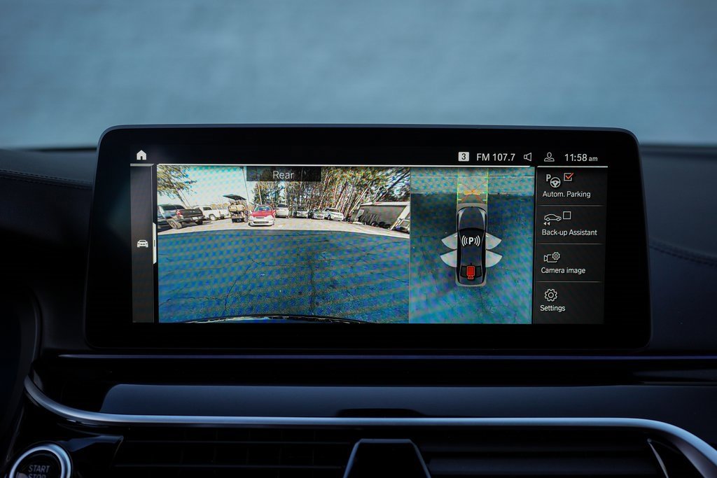 Used 2023 BMW M550i xDrive w/ Dynamic Handling Package image 30