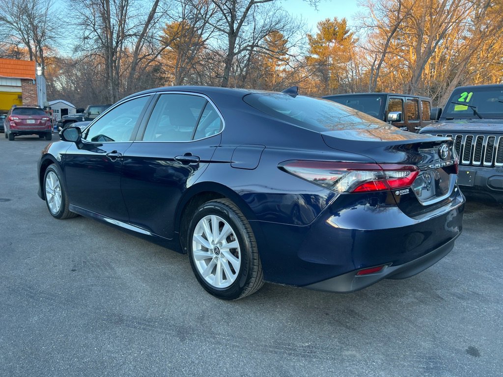 Used 2022 Toyota Camry LE image 3