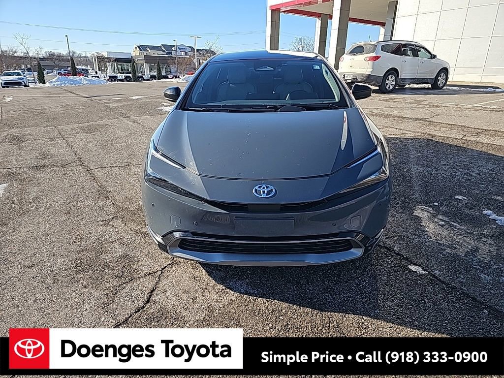 Used 2023 Toyota Prius XLE image 8
