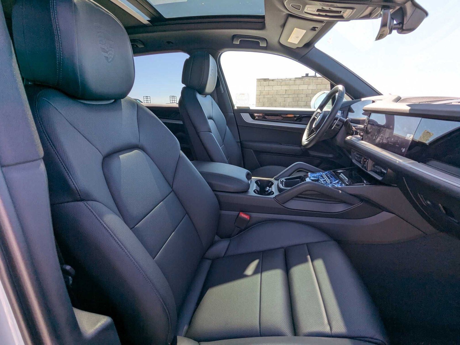 New 2025 Porsche Cayenne image 30