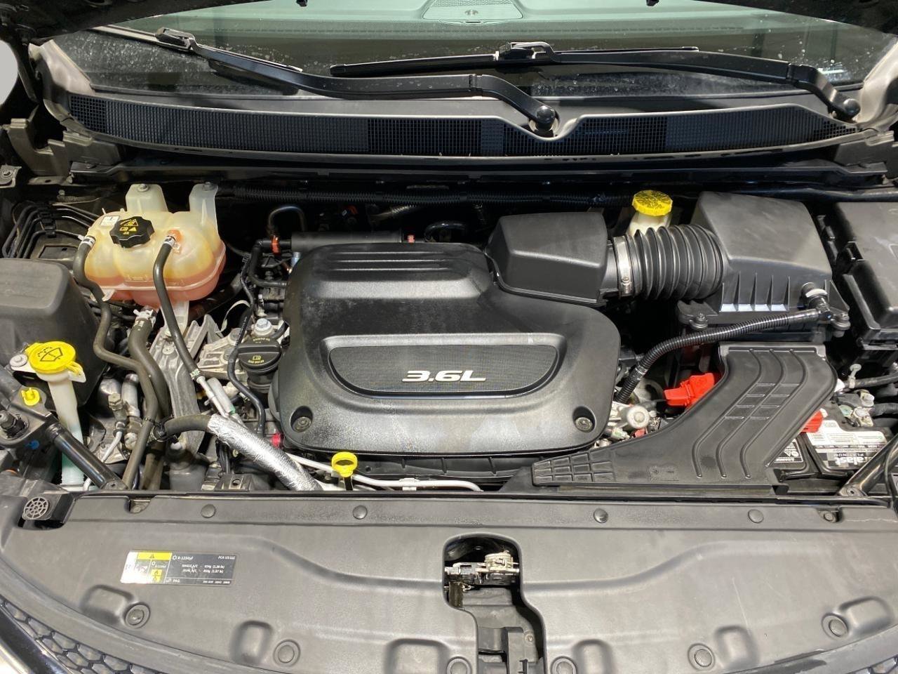 Used 2018 Chrysler Pacifica Touring-L w/ Premium Audio Group FWD image 24